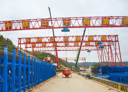 鋼絲繩電動(dòng)葫蘆加快三清高速橋梁施工進(jìn)度