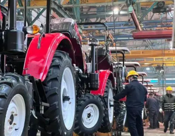 鋼絲繩電動(dòng)葫蘆大大提升拖拉機(jī)廠自動(dòng)化程度