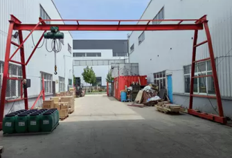 廠房倉庫外安裝鋼絲繩電動葫蘆和龍門吊的好處