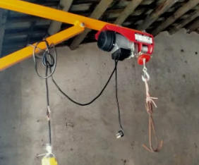 小型鋼絲繩電動葫蘆為民造福助力農(nóng)民增收